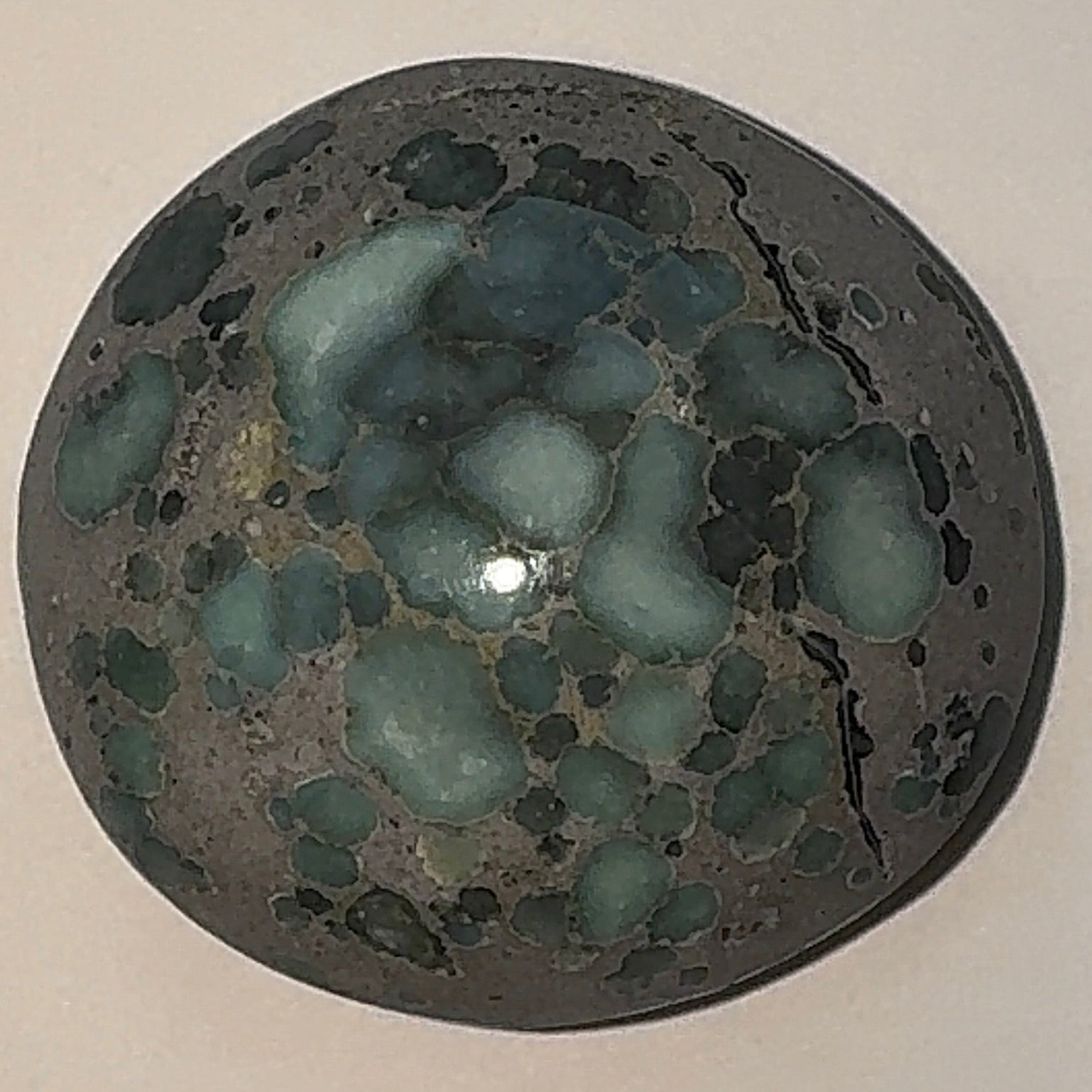 12ct Variscite bi valve pseudomorph